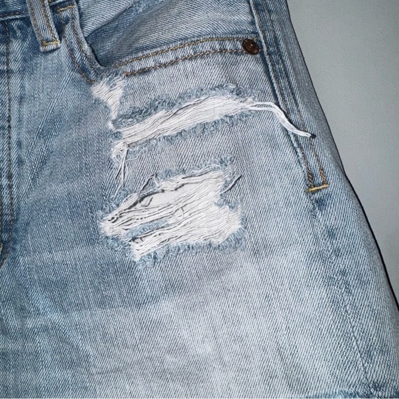 American Eagle Outfitters Light Blue Distressed Jean Shorts - Picture 5 of 7